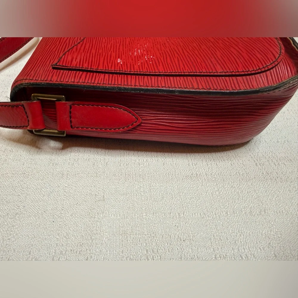 Louis Vuitton Epi Saint Cloud Red Crossbody Bag Vintage-see callouts